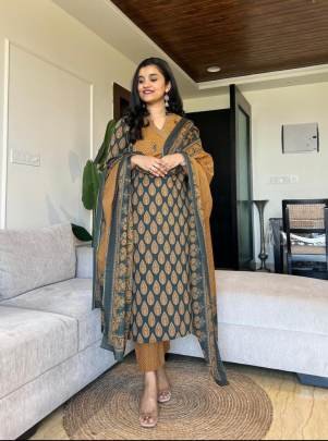 Maroon Printed Kurta And Matching Pants