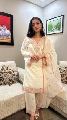 Mul Chanderi Kurti Pant Dupata Set With